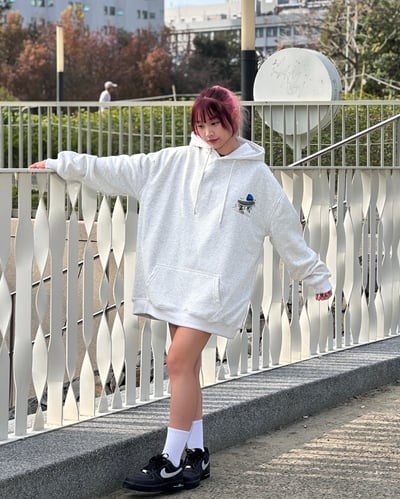 【現貨速發】噴漆滑板少年牛奶絨帽T6