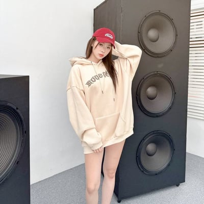 【現貨】哥德字發泡環繞設計帽T5