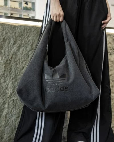 【國外連線預購 買大送小!!!】2色｜ADIDAS 牛仔丹寧單肩包大雲朵包附零錢包 IX7693 IX76941