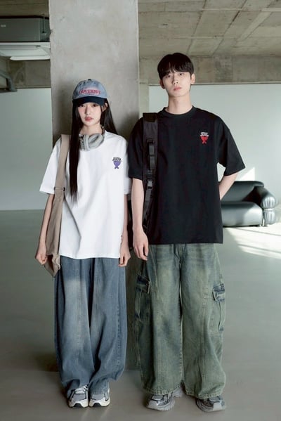 【現貨】SMILE WALKER愛心人走路刺繡短T3