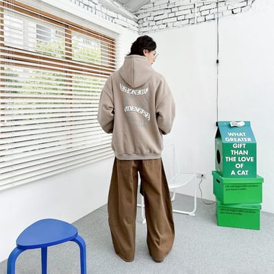 【現貨】哥德字發泡環繞設計帽T8