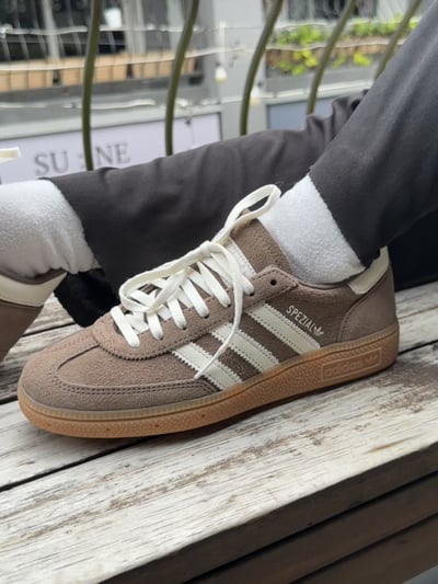 【爆款現貨】ADIDAS HANDBALL SPEZIAL 摩卡咖啡棕 可可大地色 焦糖底 復古 女鞋｜IF64904