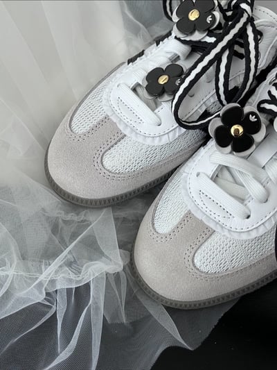 【國外限時折扣】ADIDAS SAMBA OG 小香風小花灰白芭蕾風女鞋｜IH33717