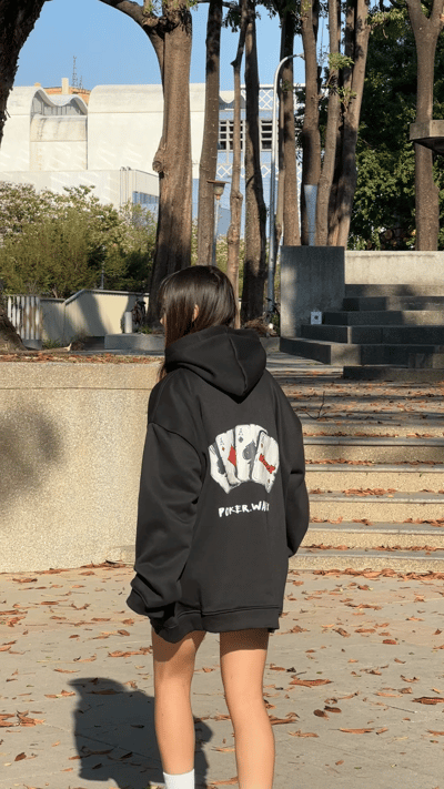 【爆款預告大成功!!包色神款】撲克牌謎局牛奶絨帽T14