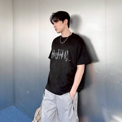 【現貨】水墨英文字電繡麂皮短T5