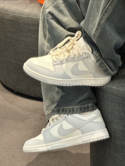 【現貨】NIKE Wmns Dunk Low Needlework 浮雕骨白灰｜FJ4553-13317