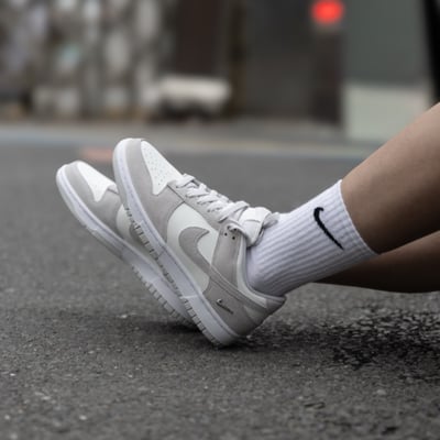【爆款！現貨】NIKE W DUNK LOW 霧灰 灰白 小銀勾 女鞋｜IO4244-1057
