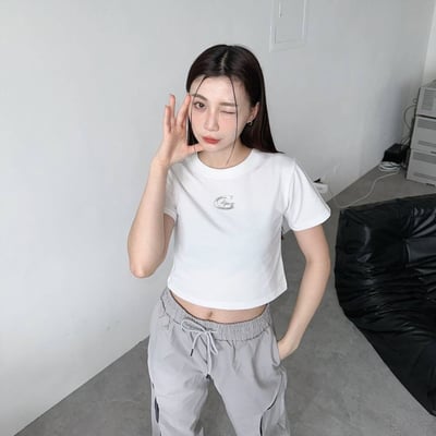 【現貨】科技感反光膠印短版短T1