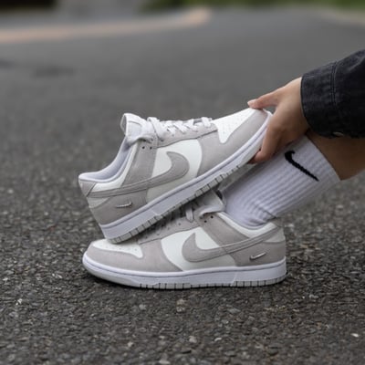 【爆款！現貨】NIKE W DUNK LOW 霧灰 灰白 小銀勾 女鞋｜IO4244-1054