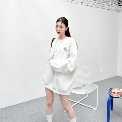 【現貨】紙飛機柯基插畫大學T8