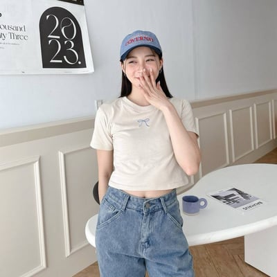 【現貨】胸前刺繡蝴蝶結短版上衣5