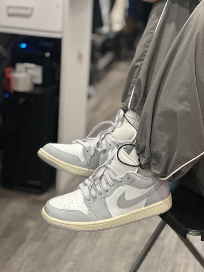 【限時折扣!現貨】AIR JORDAN 1 LOW W 淺灰奶油底 海鹽奶油灰 情侶款｜DC0774-1032