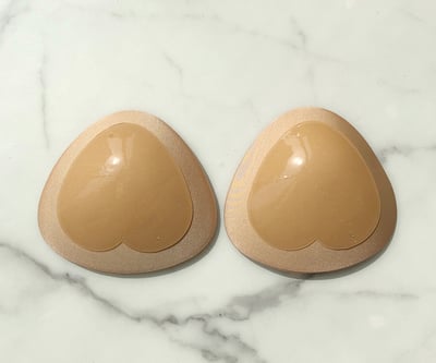 韓國 貼在衣物上的 外擴集中 胸貼18