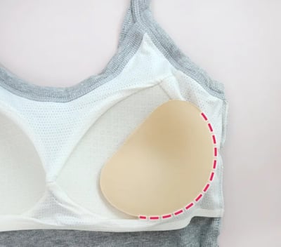 韓國 貼在衣物上的 外擴集中 胸貼11