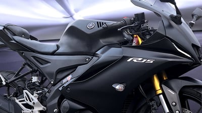 R15v4 Strike攻擊者油箱罩 官網早鳥預購中5