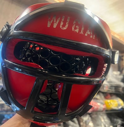 ~子甄彣璟~戰牌 拳擊 面罩頭盔 泰拳 跆拳道 搏擊全防護頭盔 護頭套 頭套 散打 練習護具 運動 格鬥頭套1