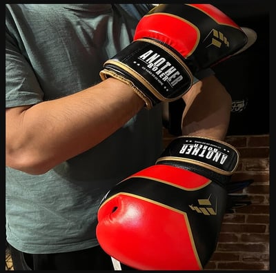 ~子甄彣璟~熱銷中 XE 拳擊手套 拳套 拳擊 手套 搏擊 散打 泰拳 格鬥 散打 健身 運動 武術 訓練4