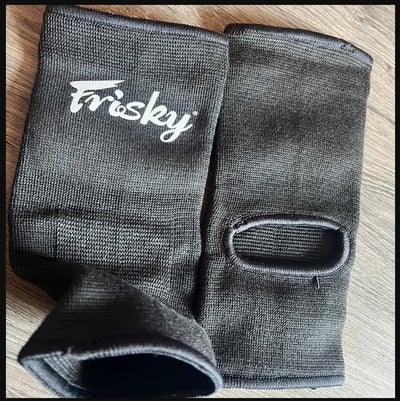 ~子甄彣璟~FRISKY 護腳襪 加壓運動護踝  護腳踝 搏擊 拳擊 襪子 護腳背套 護腳襪 護踝 運動襪 運動防護2
