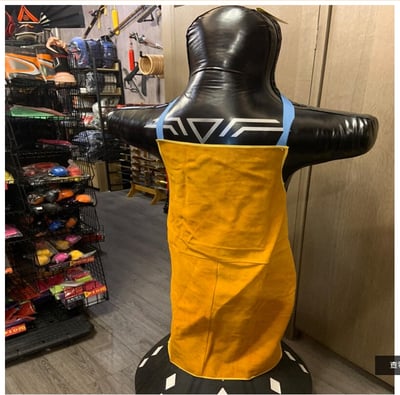 ~子甄彣璟~促銷價-牛皮電焊 焊工圍裙 焊接防護服 隔熱防護圍裙 氬焊 CO2 燒焊 防火花防護衣 耐磨皮裙 工作衣1