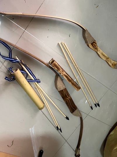 ~子甄彣璟~cosplay 兒童玩具 弓箭 娛樂 親子玩具 親子遊戲 戶外運動 騎馬射箭 射擊訓練 附3支箭 1組箭筒9