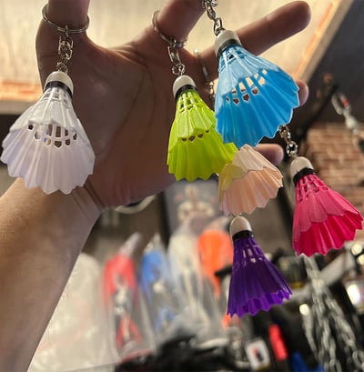 ~子甄彣璟~羽毛球鑰匙圈 鑰匙扣 吊飾 羽球吊飾 紀念品 運動 羽毛球鑰匙扣 飾品 鑰匙掛件 生日禮物2