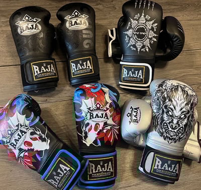 ~子甄彣璟~泰國品牌RAJA 超纖拳擊手套 拳套 比賽訓練 散打 自由搏擊 泰拳 搏鬥 拳擊防具4