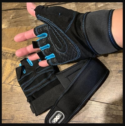 ~子甄彣璟~出清價-健身手套 騎行手套 健身 舉重 保護手腕 半指手套 護手腕 透氣 護腕 運動 騎車 拳擊 散打 搏擊4