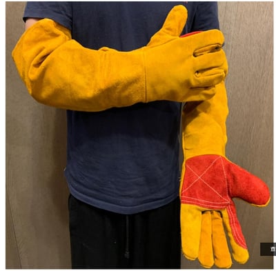~子甄彣璟~60公分加長電焊手套 銲接手套 氬焊手套 牛皮手套 防護手套 五指電焊手套 防咬手套 防燙耐磨 防火花3