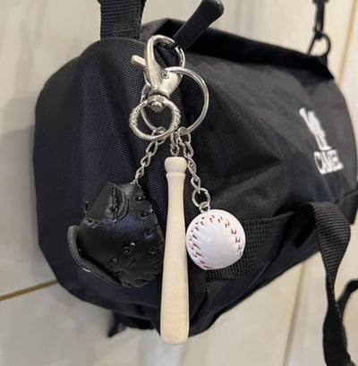 ~子甄彣璟~棒球鑰匙圈 鑰匙扣 吊飾 球棒吊飾 紀念品 運動 球套鑰匙扣 飾品 鑰匙掛件 生日禮物3