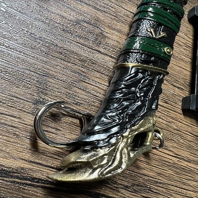 ~子甄彣璟~黑金古刀29cm+刀架 珍藏品 工藝品 模型擺件 生日禮物 交換禮物 不開刃2