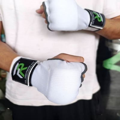 ~子甄彣璟~FRISKY 懶人快速纏手帶 凝膠手套 半指拳套 護手布 拳鋒 護拳鋒 拳擊 護手套 格鬥 散打 泰拳 護具 搏擊 拳鋒套 10