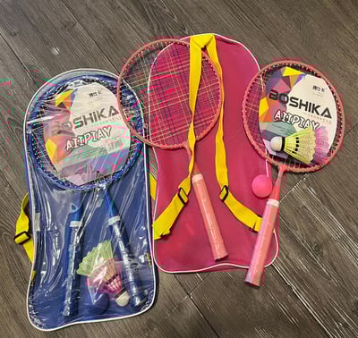 ~子甄彣璟~兒童羽毛球拍 戶外運動 露營 娛樂 體育用品 羽球拍套裝 親子遊戲 羽拍 背包袋1