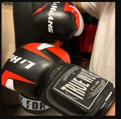 ~子甄彣璟~熱銷中 TR 拳擊手套 拳套 拳擊 手套 搏擊 散打 泰拳 格鬥 散打 健身 運動 武術 訓練3