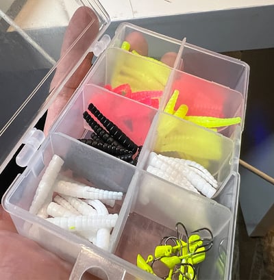 ~子甄彣璟~81PCS魚餌套裝 軟餌鉛頭 鉤餌 路亞餌 微物魚餌 路亞餌 假餌 誘餌 仿生餌 釣魚 擬餌 魚鉤9