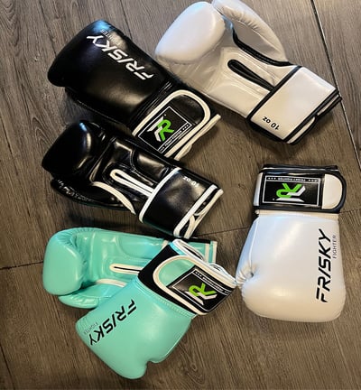 ~子甄彣璟~新款 FRISKY 拳擊手套 拳套 拳擊 手套 搏擊 散打 泰拳 格鬥散打 健身 運動 武術 打沙包 沙袋 訓練2