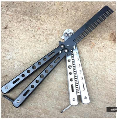 ~子甄彣璟~蝴蝶梳 花式翻轉 甩梳 扁梳 魔法梳 蝴蝶刀梳子 折疊梳 蝴蝶刀造型梳 不鏽鋼梳 梳子 油頭梳 剪髮刀4