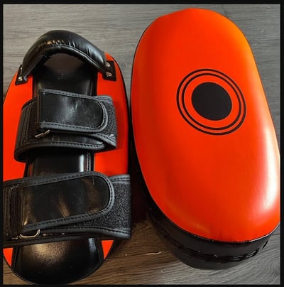 ~子甄彣璟~TR腳靶 拳靶 踢靶 弧形腿靶 拳擊 弓形腳靶 散打 格鬥 武術 側踢 飛踢 訓練靶 運動護具5