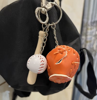 ~子甄彣璟~棒球鑰匙圈 鑰匙扣 吊飾 球棒吊飾 紀念品 運動 球套鑰匙扣 飾品 鑰匙掛件 生日禮物1