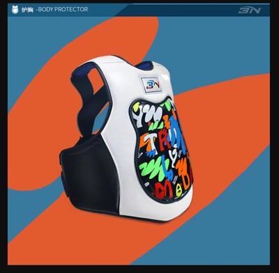 ~子甄彣璟~BN新款 5-12歲兒童塗鴉款 拳擊 散打 格鬥 搏擊 泰拳 運動護具 頭套 拳套 護胸 腳套 護襠 護具 5