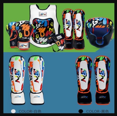 ~子甄彣璟~BN新款 5-12歲兒童塗鴉款 拳擊 散打 格鬥 搏擊 泰拳 運動護具 頭套 拳套 護胸 腳套 護襠 護具 9