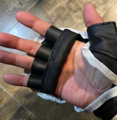 ~子甄彣璟~超經濟護手套 半指MMA拳套 拳擊手套 散打手套 搏擊 格鬥 拳套 打擊訓練 搏擊格鬥 武術 泰拳 打沙包 競賽練習3