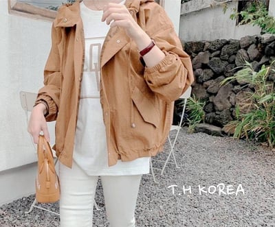 輕磅連帽下縮身釦式造型外套*7色 KB1109814