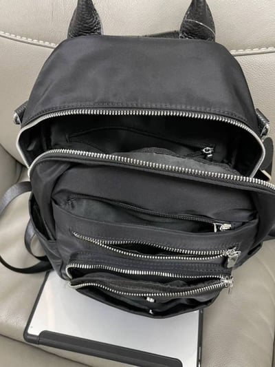 高機能多層拉鍊後背包*1色 KB1020977