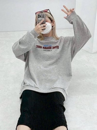 後背英文字母大學T*3色 KB6591