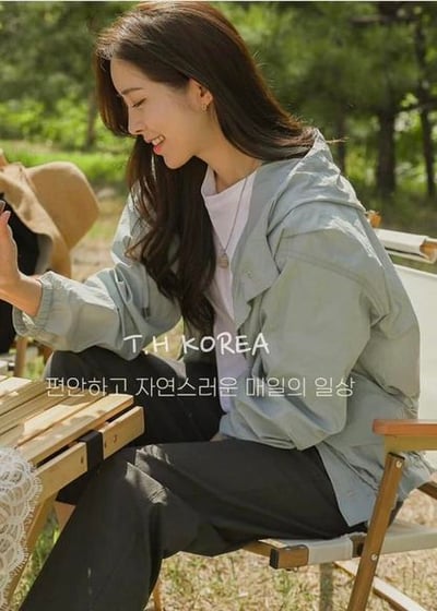 輕磅連帽下縮身釦式造型外套*7色 KB1109813