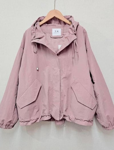 輕磅連帽下縮身釦式造型外套*7色 KB110982