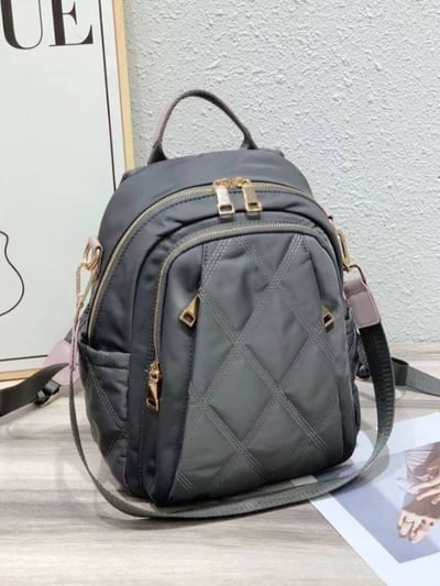 菱格紋多層空間拉鍊後背包*1色 KB10500973