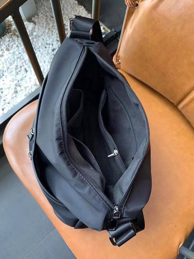 中性色調防水尼龍設計包*2色 KB880974