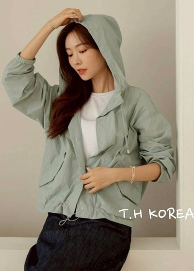 輕磅連帽下縮身釦式造型外套*7色 KB1109812