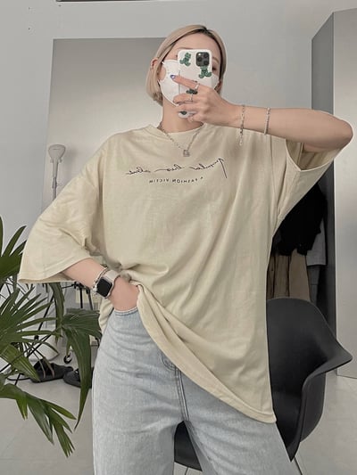 男女適穿-簡約草寫字母短T*2色 KB9691